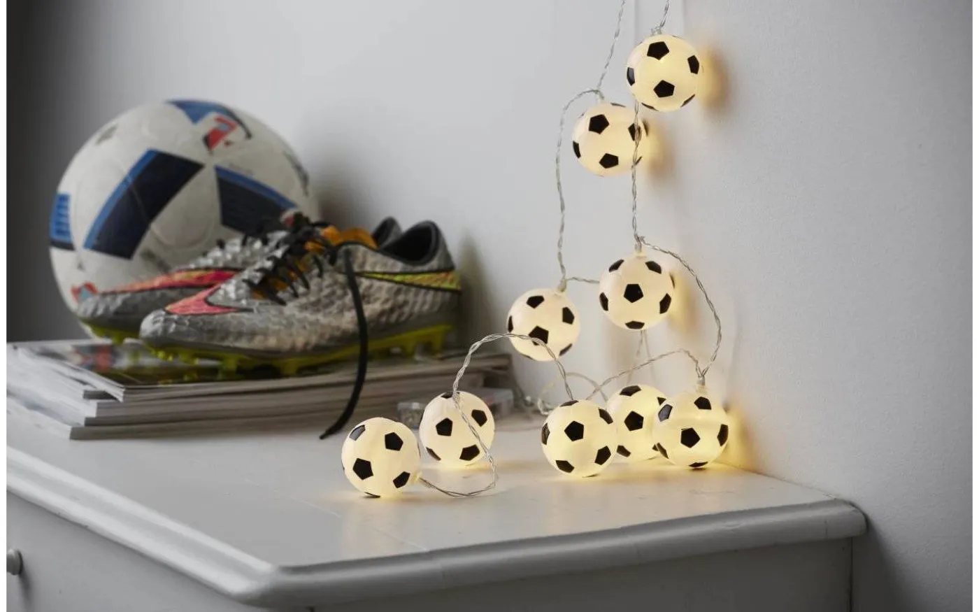 FunLight Fotbollar Batteridriven Ljusslinga 1.35m