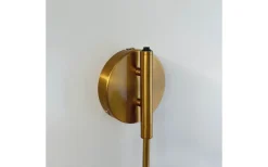 Futura Vägglampa Svart med Mässingsarm