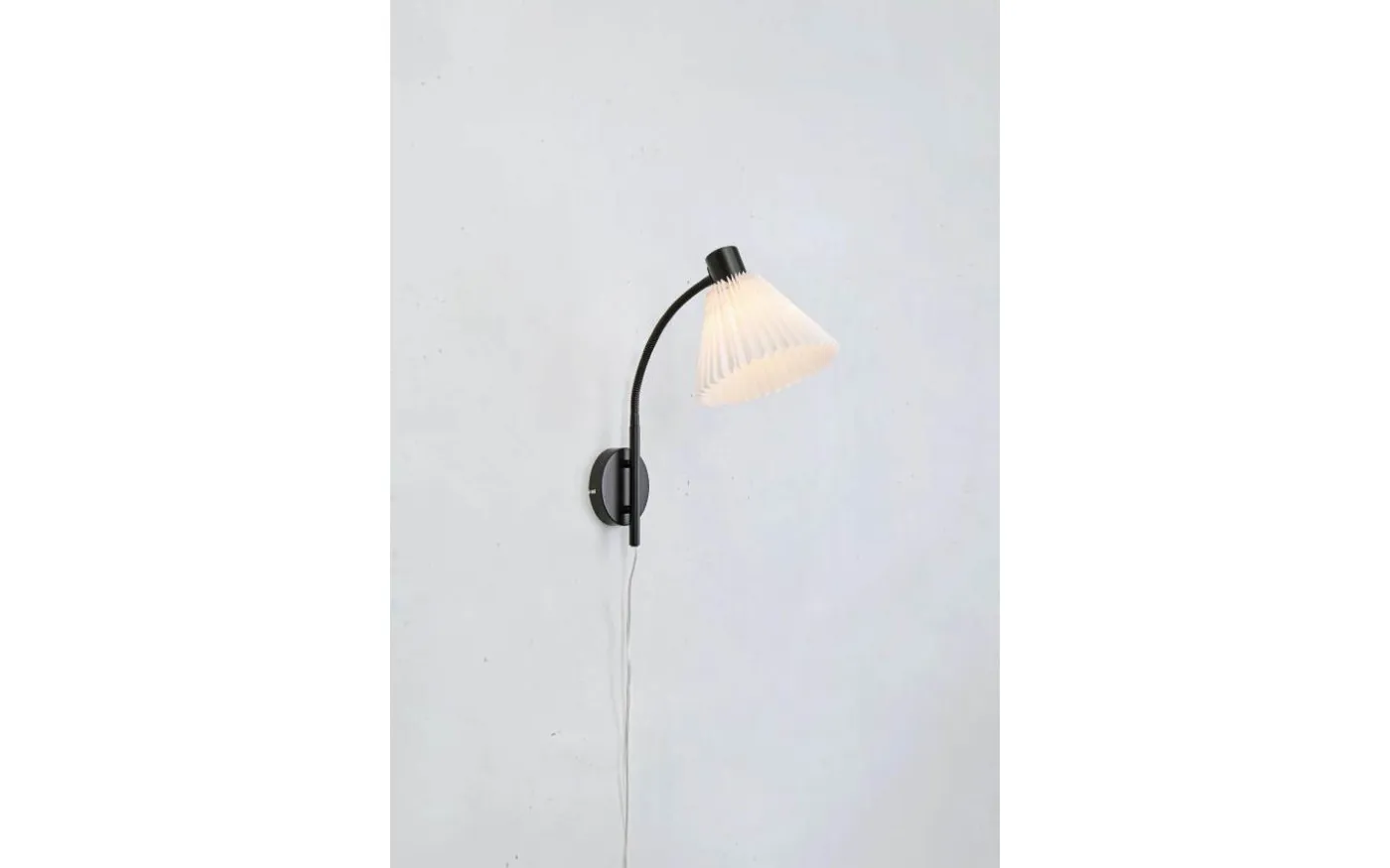 Mira Vägglampa Vit/Svart