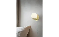 Pure Vägglampa E14 matt mässing