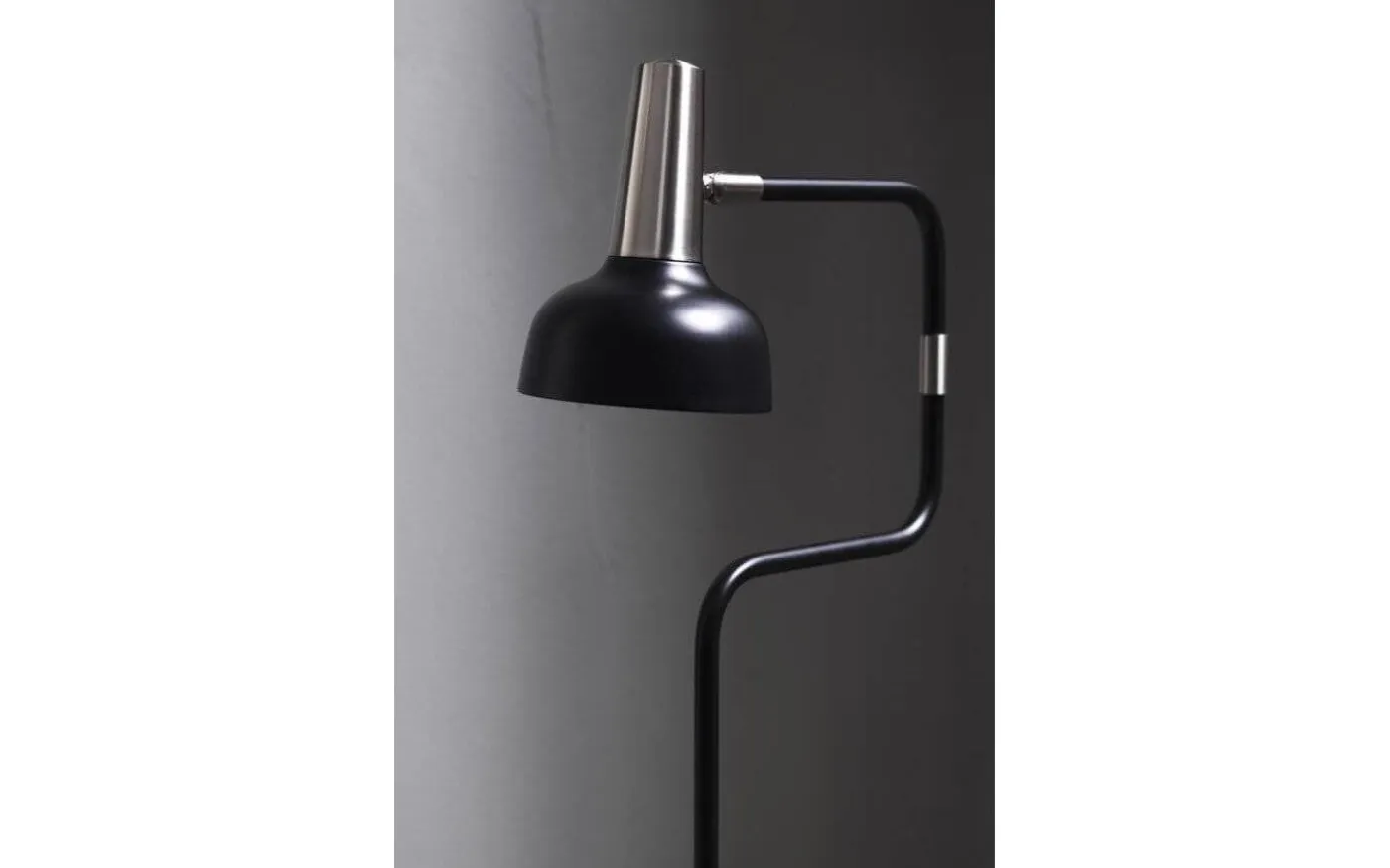 Ray Golvlampa 127cm Svart/Nickel