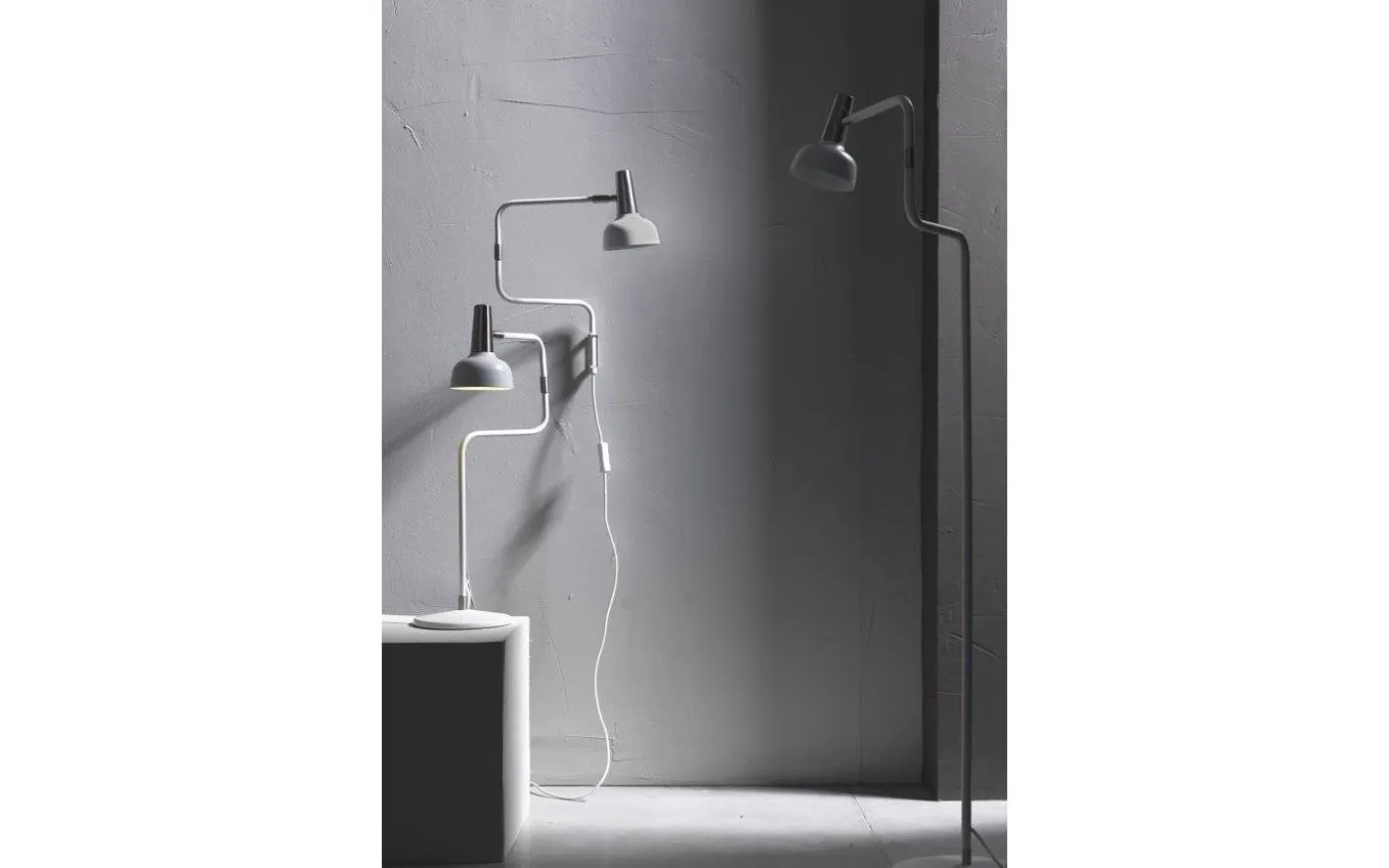 Ray Golvlampa 127cm Vit/Nickel
