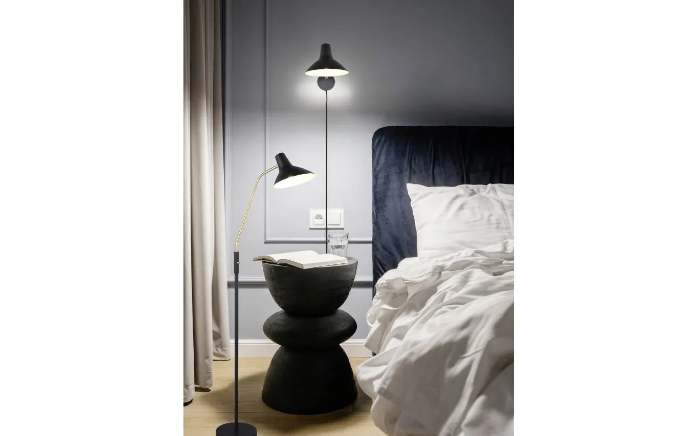 Traveller Golvlampa E27 mattsvart/mattmässing